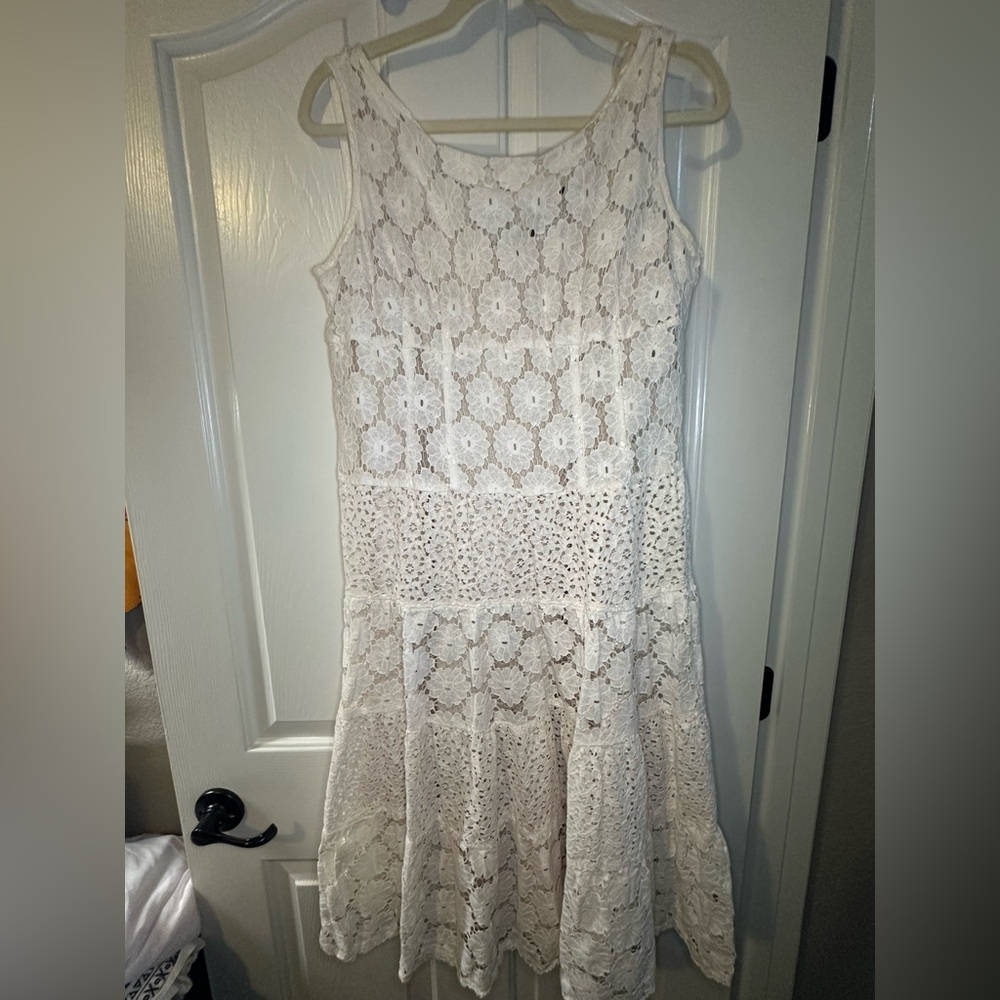 Elegant White Lace Dress
